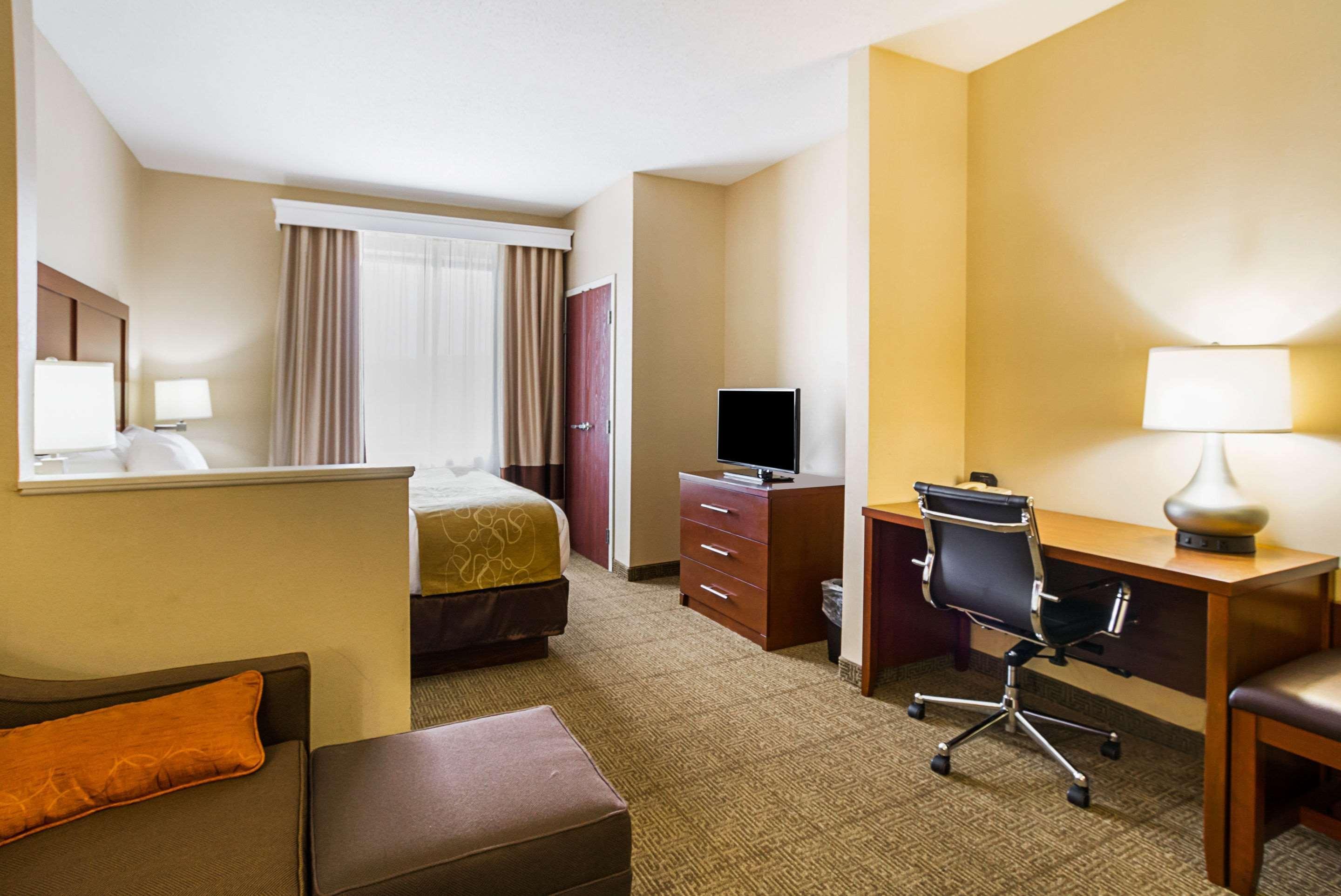 Comfort Suites Twinsburg Экстерьер фото