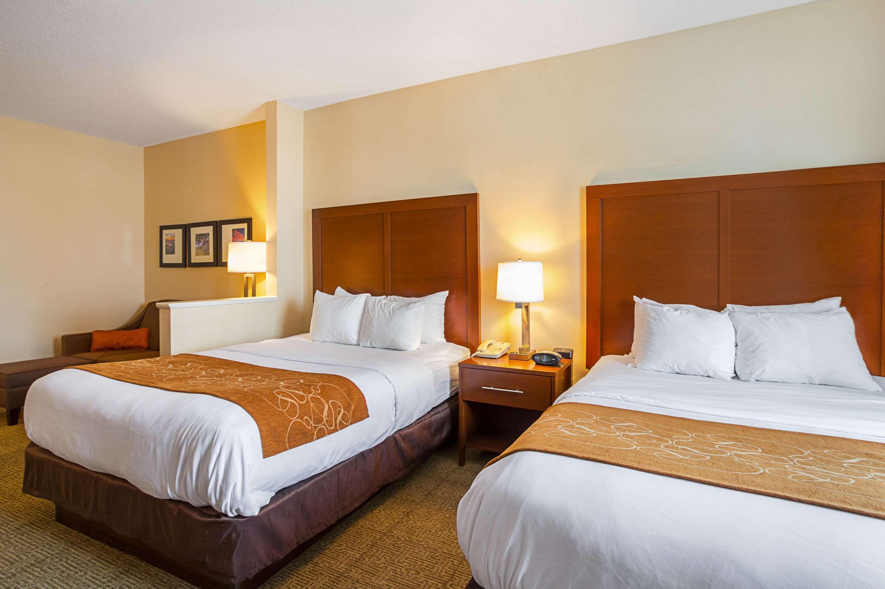 Comfort Suites Twinsburg Экстерьер фото