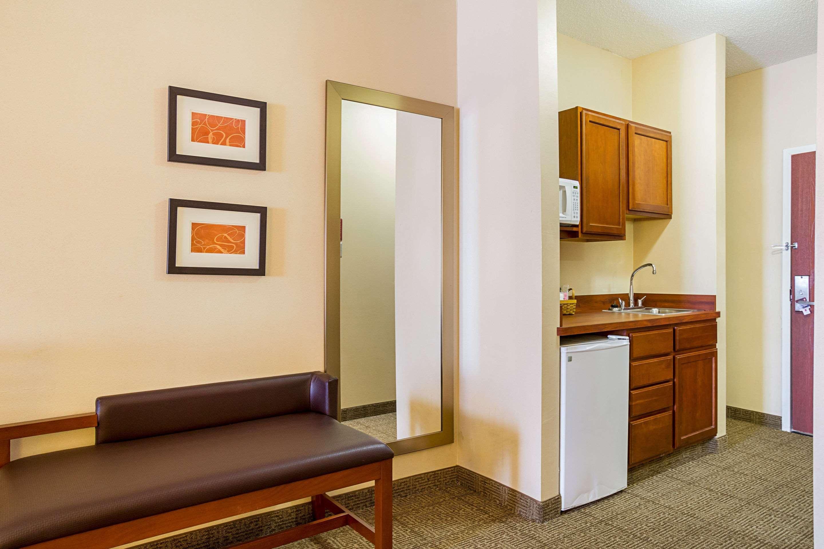 Comfort Suites Twinsburg Экстерьер фото