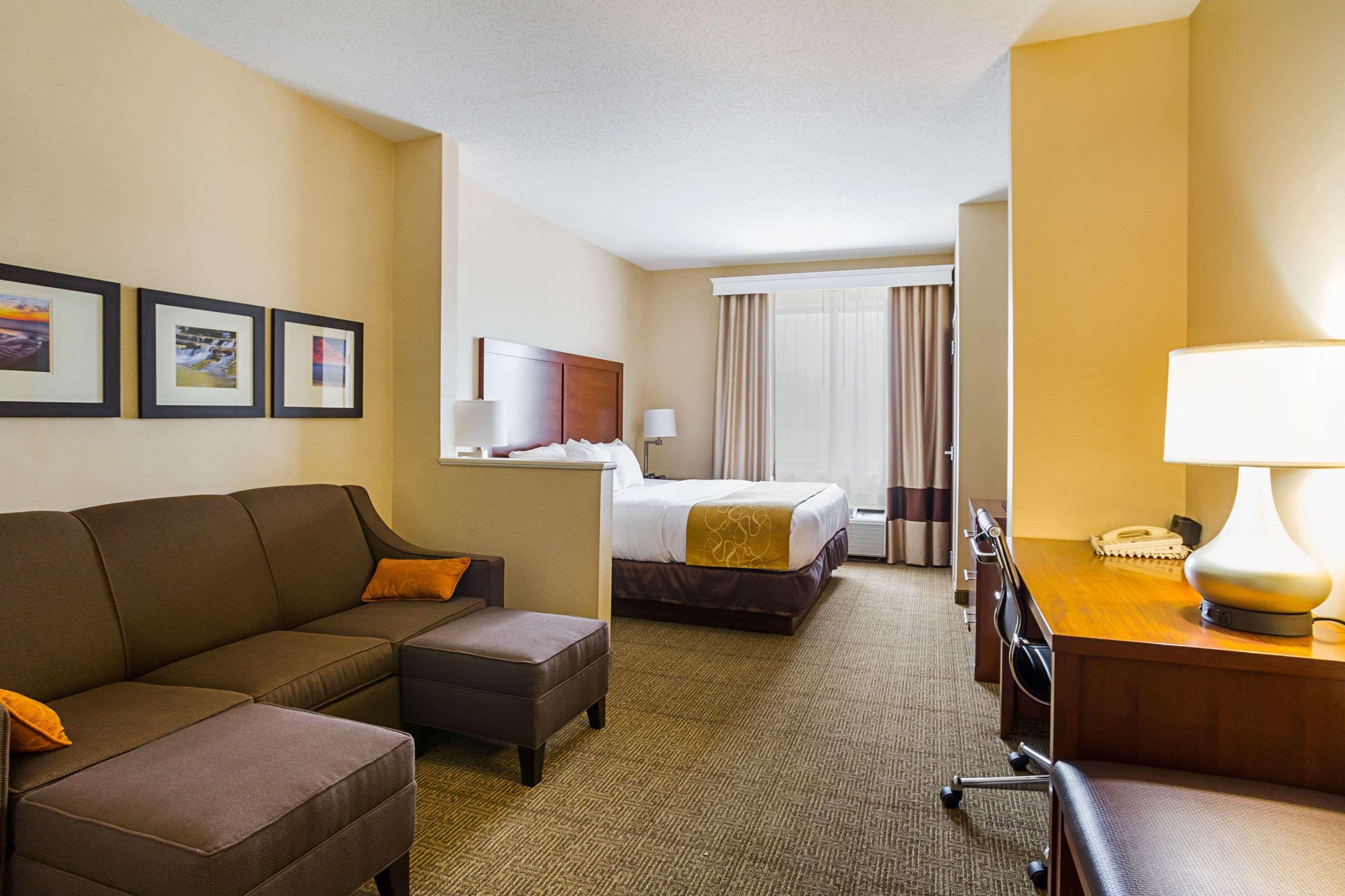 Comfort Suites Twinsburg Экстерьер фото