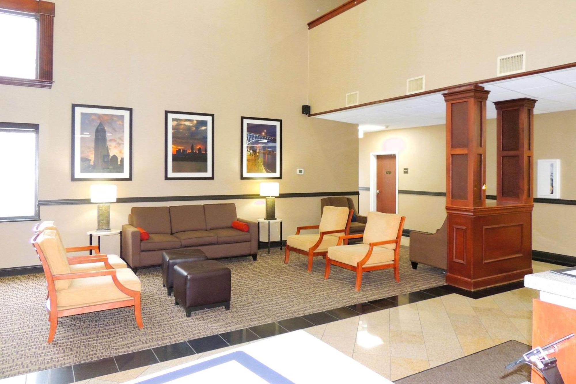 Comfort Suites Twinsburg Экстерьер фото