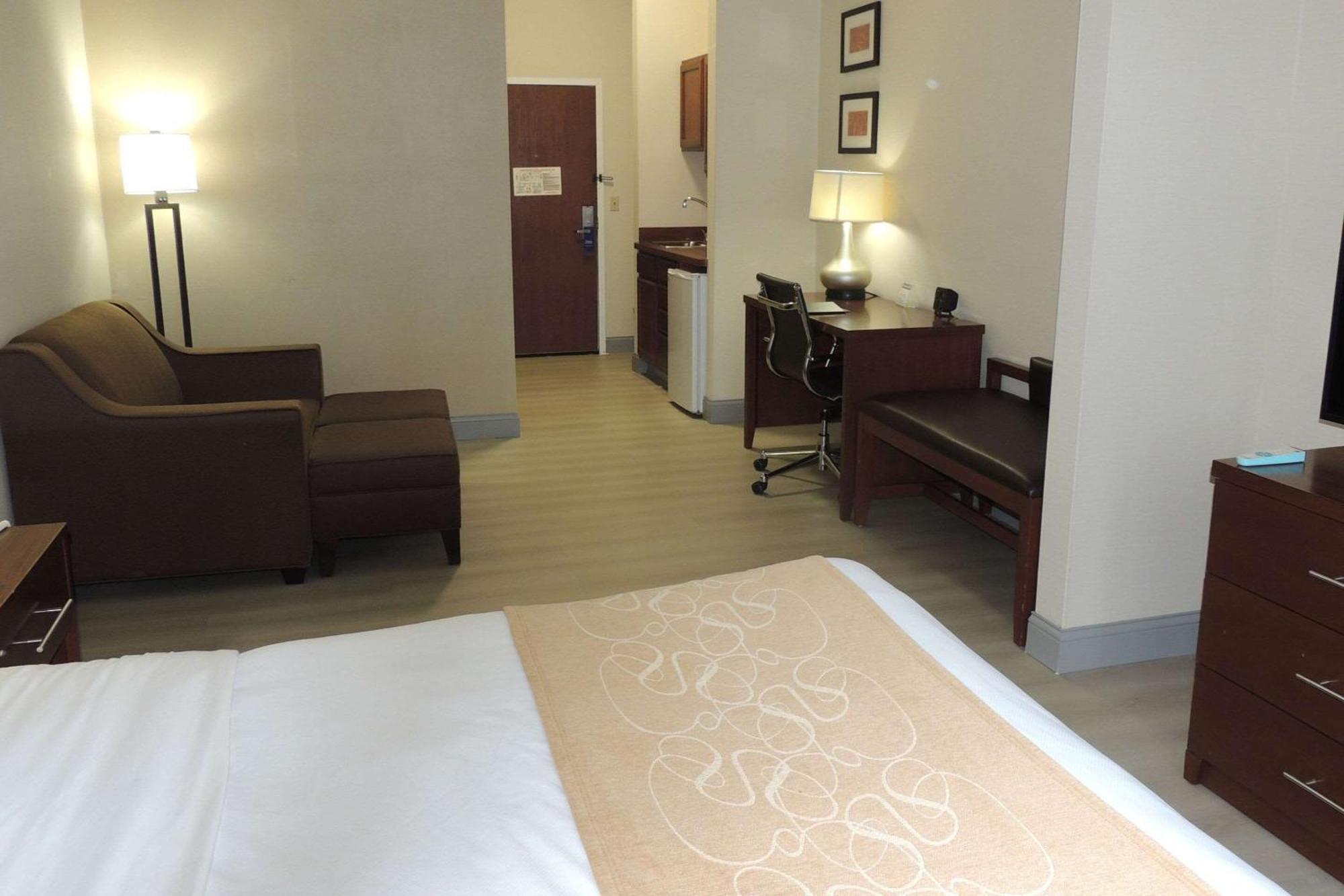 Comfort Suites Twinsburg Экстерьер фото