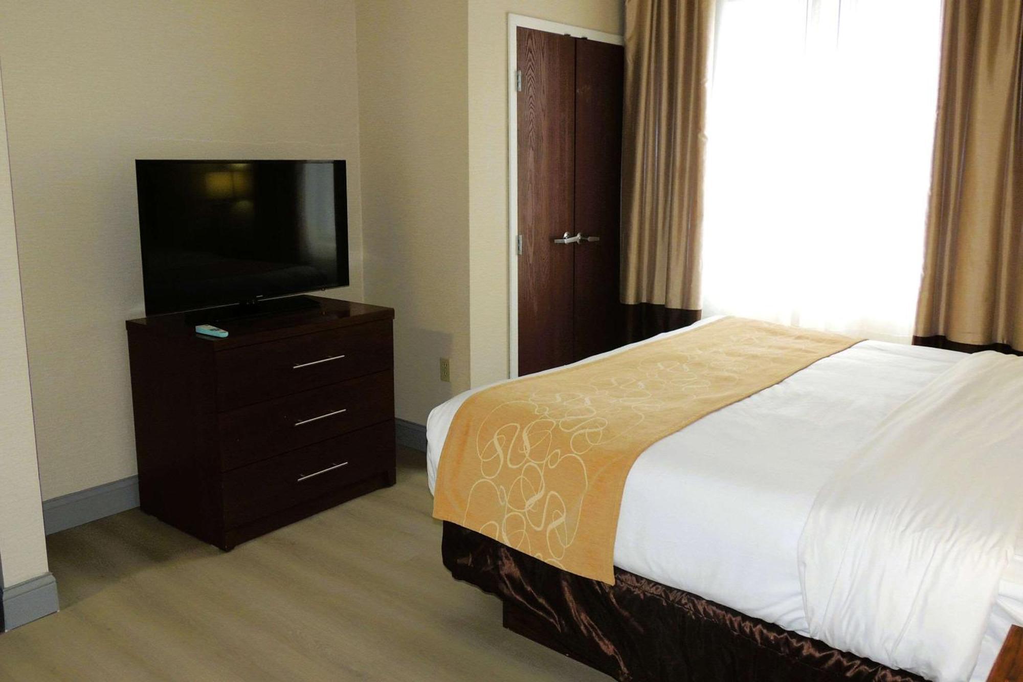 Comfort Suites Twinsburg Экстерьер фото