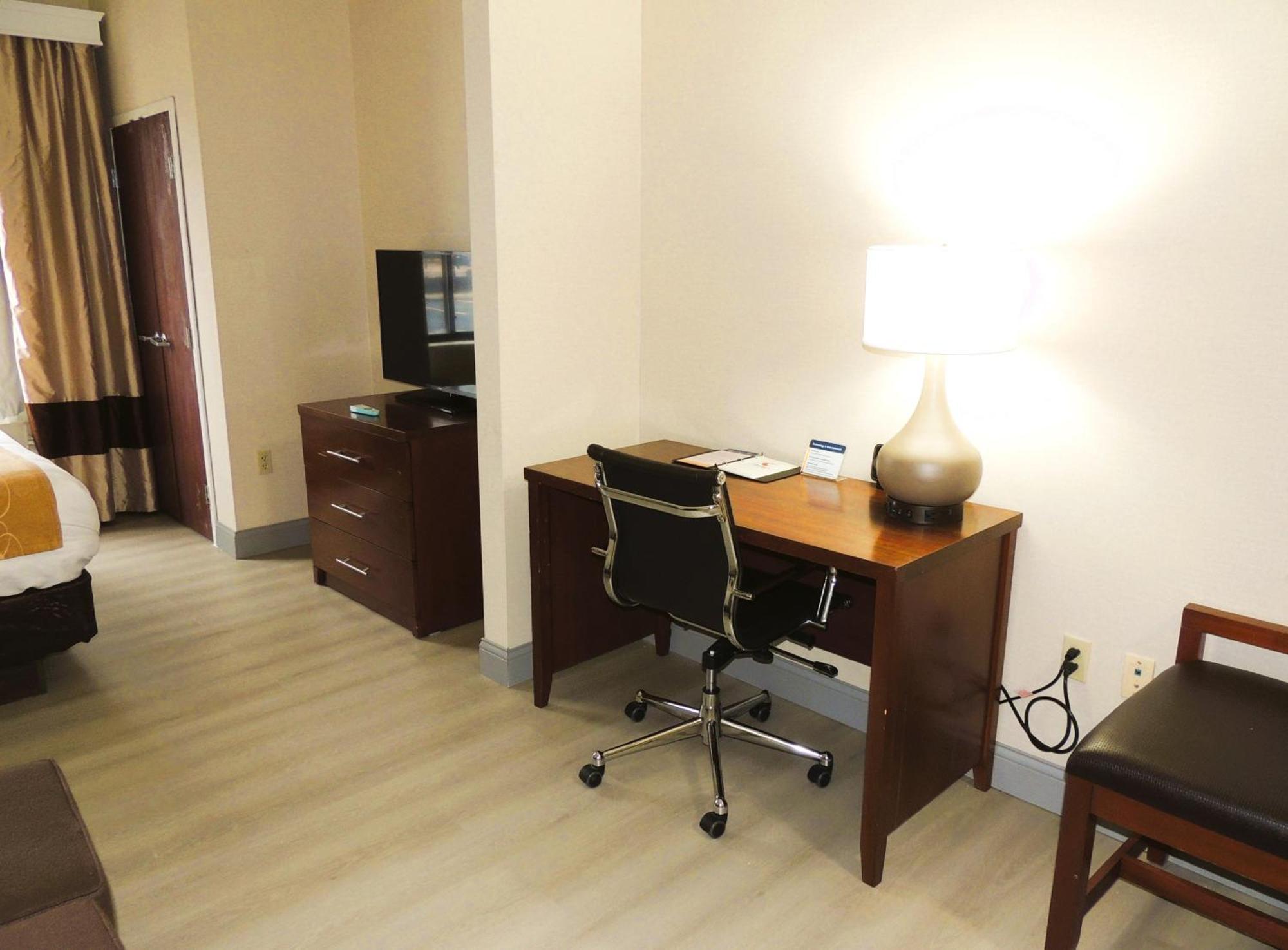 Comfort Suites Twinsburg Экстерьер фото